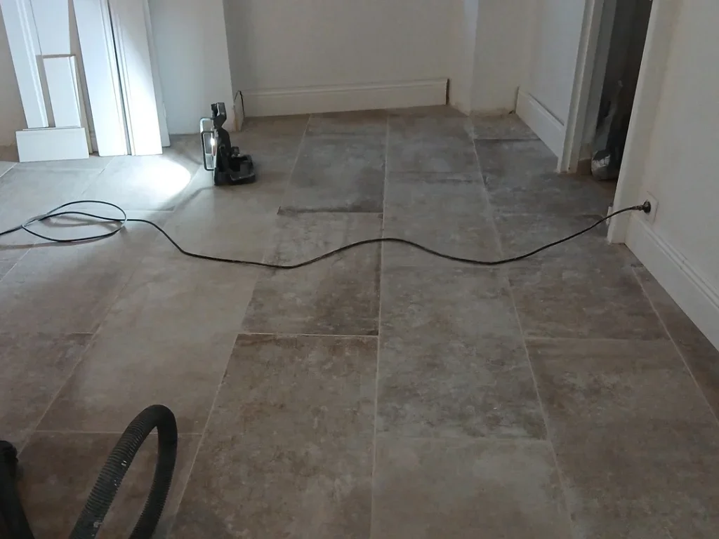 Bonjour,Je suis micro-entrepreneur dans le bâtiment disponible immédiatement pour chantier ou sous-traitance.Je travaille dans le domaine de maçonnerie  ou renovation : peinture / maçonnerie / carrelage / platre réparation  de toitures Sérieux, motivé et mobile sur beaucaire et alentours.Je peux intervenir rapidement si vous avez besoin de renfort sur vos chantiers.Je peux envoyer photos de réalisations et documents sur demande.Merci et bonne journéeMr Nicolas  apeller moi au 33753957870