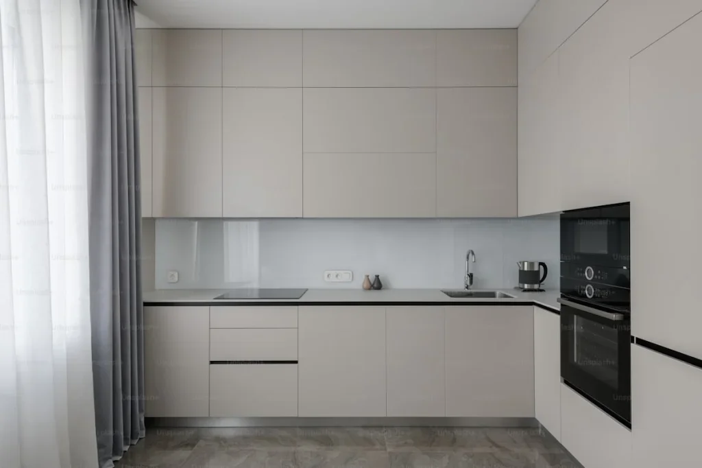 Menuisier poseur expérimenté, je réalise tous vos travaux de menuiserie intérieure et extérieure :
Pose de portes et fenêtres
Installation de cuisines
Pose de placards et dressings
Parquet et revêtements bois
Aménagement intérieur sur mesure
Travaux de rénovation
Travail soigné, sérieux et respect des délais.
Devis gratuit. Intervention rapide.
📞 Contact : [0753109145] 📧 Email : [bbtmenuiserie@gmail.com]