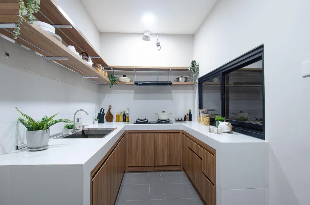 Menuisier poseur expérimenté, je réalise tous vos travaux de menuiserie intérieure et extérieure :
Pose de portes et fenêtres
Installation de cuisines
Pose de placards et dressings
Parquet et revêtements bois
Aménagement intérieur sur mesure
Travaux de rénovation
Travail soigné, sérieux et respect des délais.
Devis gratuit. Intervention rapide.
📞 Contact : [0753109145] 📧 Email : [bbtmenuiserie@gmail.com]