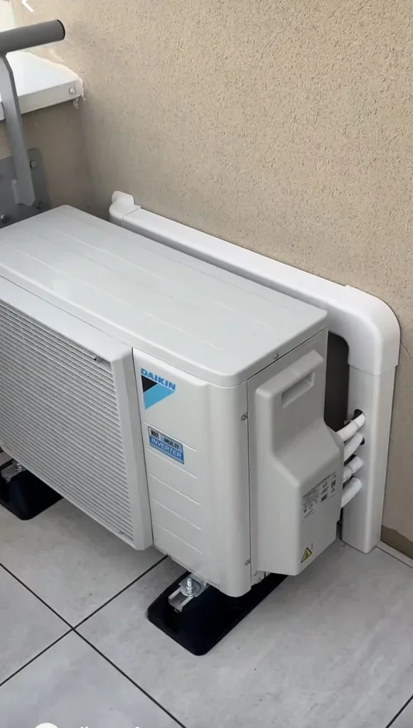 Titulaire de deux diplômes de niveau Bac en montage-installation thermique et dépannage climatisation, je propose mes services aux particuliers et professionnels.

J'interviens pour l'installation, l'entretien, la maintenance et le dépannage des systèmes de chauffage, climatisation, pompes à chaleur et ballons d'eau chaude sanitaire. Sérieux, autonome et rigoureux, je réalise un travail soigné dans le respect des normes et des délais.

Disponible pour des missions de sous-traitance, renfort d'équipe, SAV, maintenance préventive et corrective, mise en service et dépannage.

Secteur : Lille et métropole lilloise.

N'hésitez pas à me contacter pour échanger sur vos besoins et vos projets.