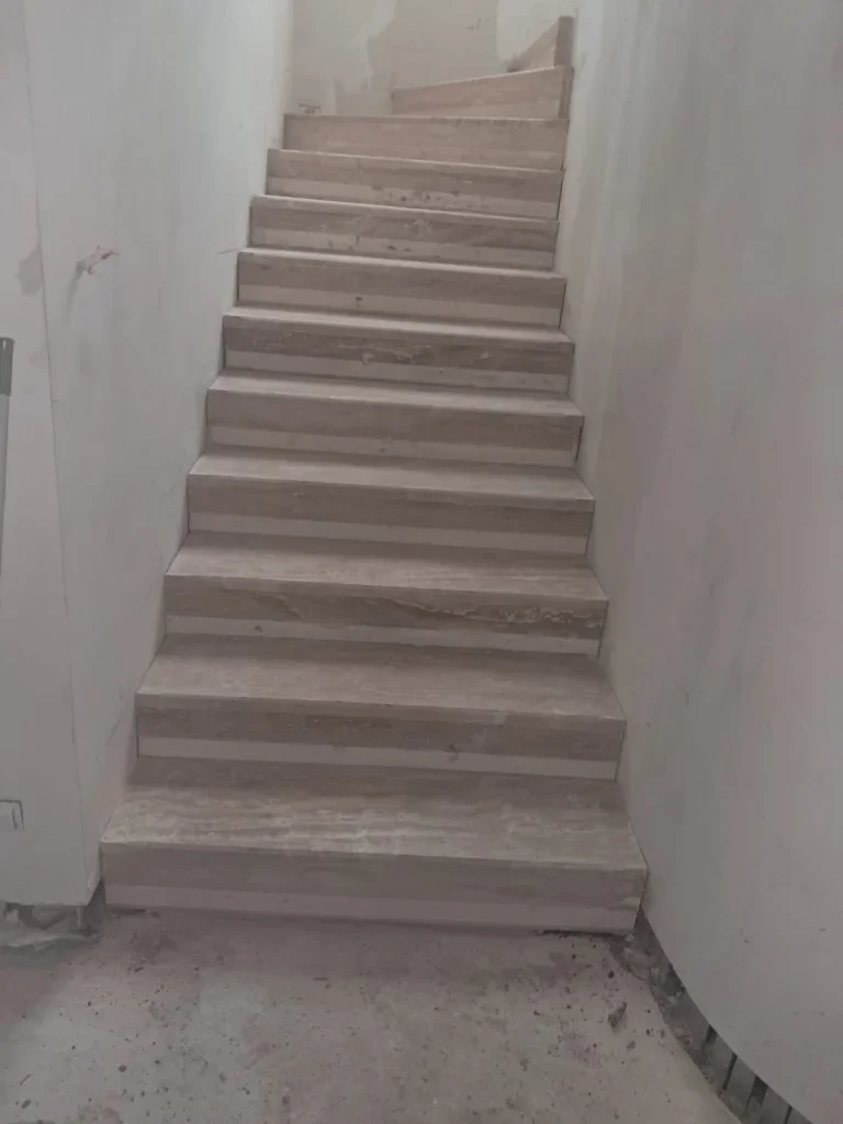 PRO BÂTIMENT NICE – Votre partenaire de confiance pour tous vos travaux

Vous recherchez une entreprise sérieuse pour vos travaux de rénovation ou d'aménagement ?

**PRO BÂTIMENT NICE** met son savoir-faire au service des particuliers, professionnels, commerces et copropriétés dans l'ensemble des Alpes-Maritimes.

## Nos prestations

🏠 Rénovation complète d'appartements et de maisons

🎨 Peinture intérieure et extérieure

🧱 Maçonnerie générale

🚿 Création et rénovation de salles de bains

🍽️ Installation et rénovation de cuisines

🚰 Plomberie

⚡ Électricité

🪵 Pose de parquet et revêtements de sols

🧱 Cloisons, faux plafonds et isolation

🔨 Travaux de finition et remise en état

## Pourquoi choisir PRO BÂTIMENT NICE ?

✔ Devis gratuit et sans engagement

✔ Intervention rapide

✔ Travail soigné et finitions de qualité

✔ Respect des délais et du budget

✔ Accompagnement personnalisé tout au long de votre projet

## Zones d'intervention

Nous intervenons à Nice, Cagnes-sur-Mer,