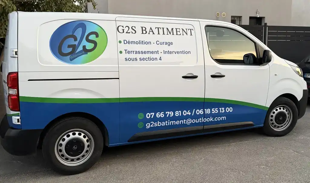 G2S Bâtiment est une entreprise du bâtiment spécialisée dans travaux démolition, le terrassement, la rénovation ainsi que les travaux Amiante SS4. Nous sommes basés à Gardanne et nous nous engageons à accompagner nos clients avec rigueur, sécurité et professionnalisme, pour vous fournir des services de haute qualité pour vos projets. G2S Bâtiment dispose d’un pôle spécialisé en systèmes d’alarme et de vidéosurveillance, permettant d’accompagner nos clients de la démolition jusqu’à la sécurisation des bâtiments.