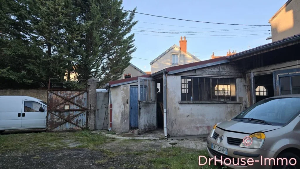 Loft / Atelier à vendre de 200 m²