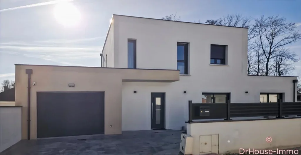 Maison 6 pièces 144 m²  Sur la commune de BRETIGNY