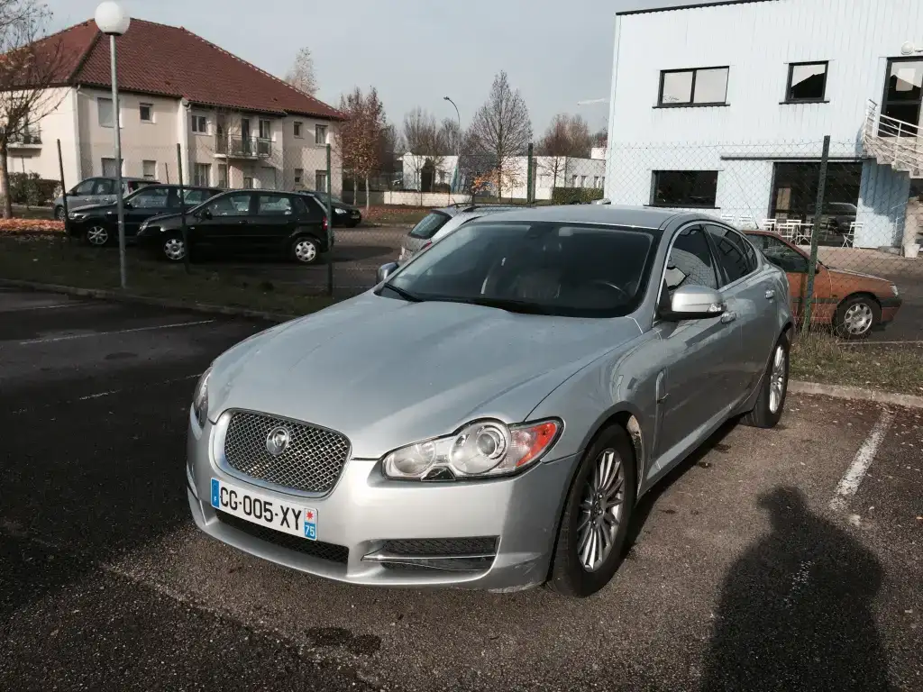 Jaguar XF 3.0D / 275 CH / LUXE PREMIUM,
