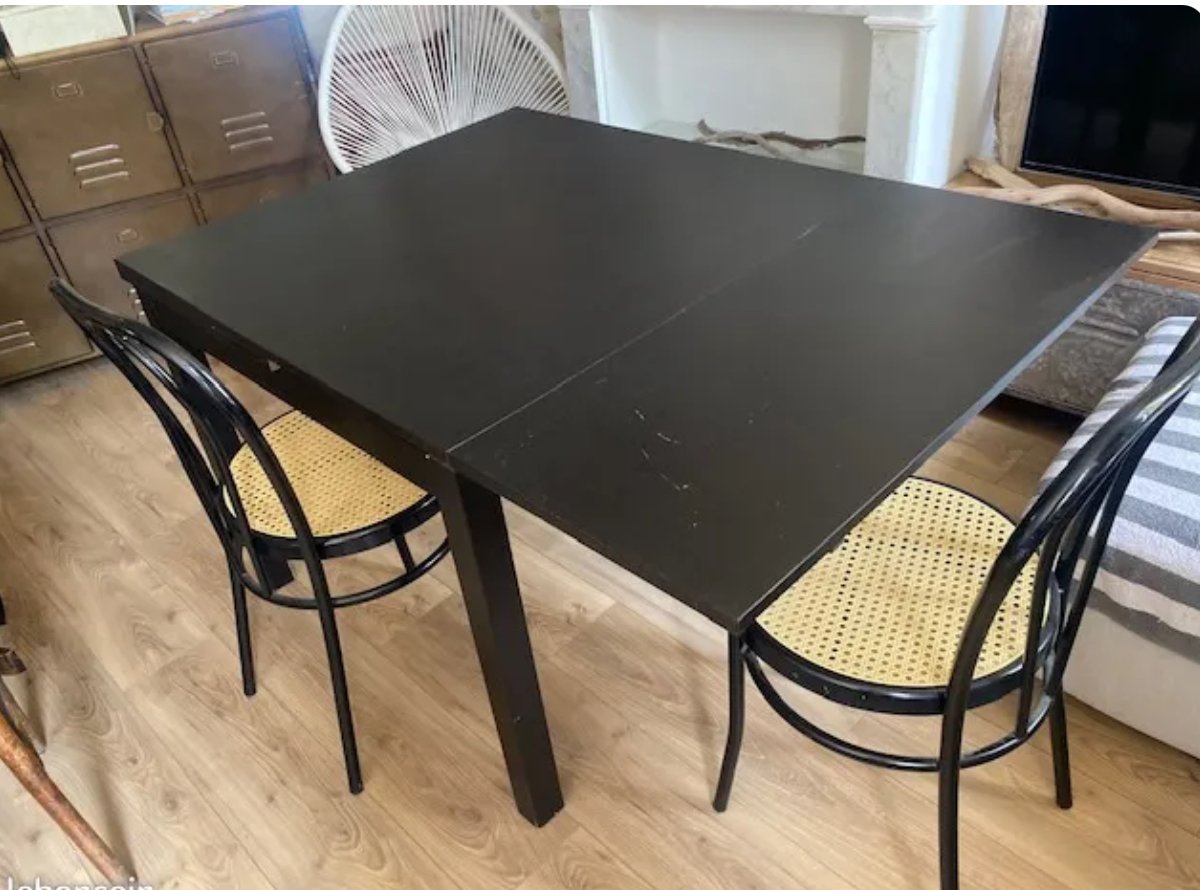 Table + 2 chaises À vendre