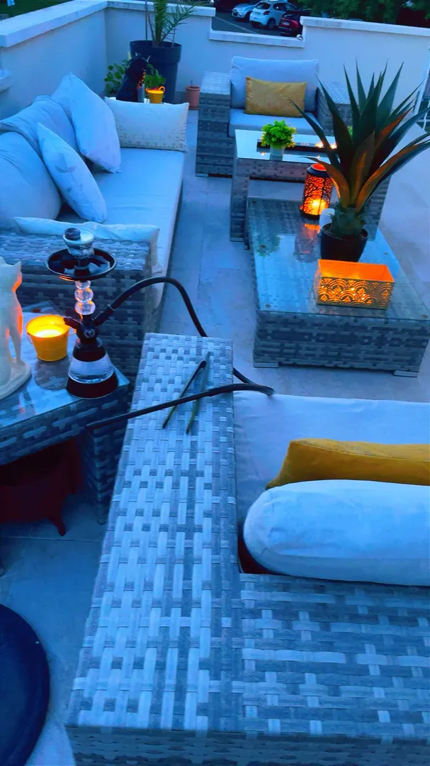 Salon de jardin complet – Résine tressée gris clair avec coussins